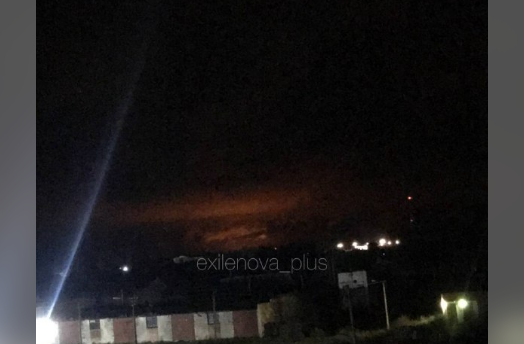 У РФ дрони вночі атакували нафтохімічний завод та два НПЗ: закривали 13 аеропортів У РФ дрони вночі атакували нафтохімічний завод та два НПЗ: закривали 13 аеропортів